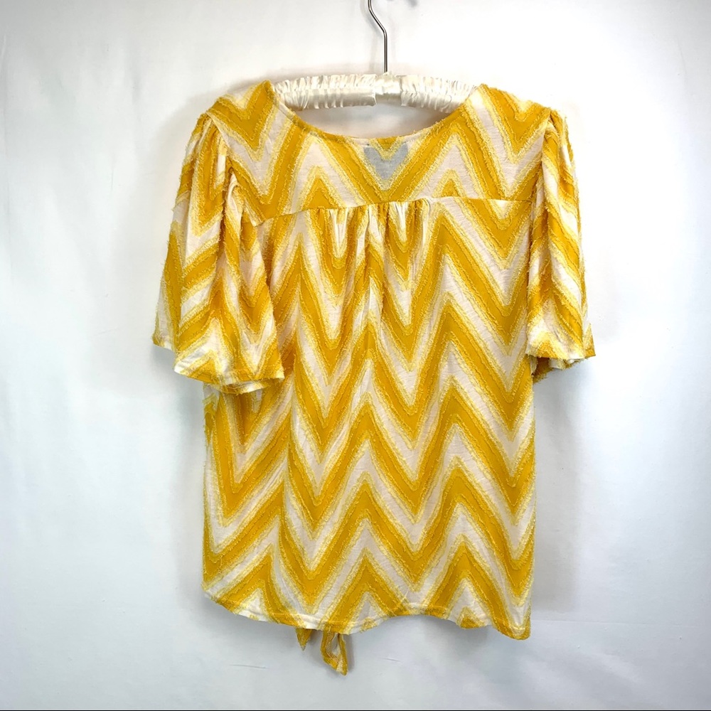 NWT Oliver Yellow Chevron Blouse Bell Sleeve Top Womens Shirt Medium Knot Shirt - Picture 12 of 16
